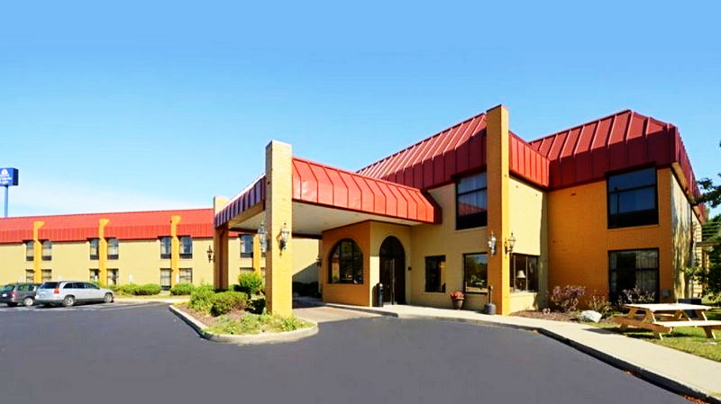 Days Inn & Suites by Wyndham - From Web (newer photo)